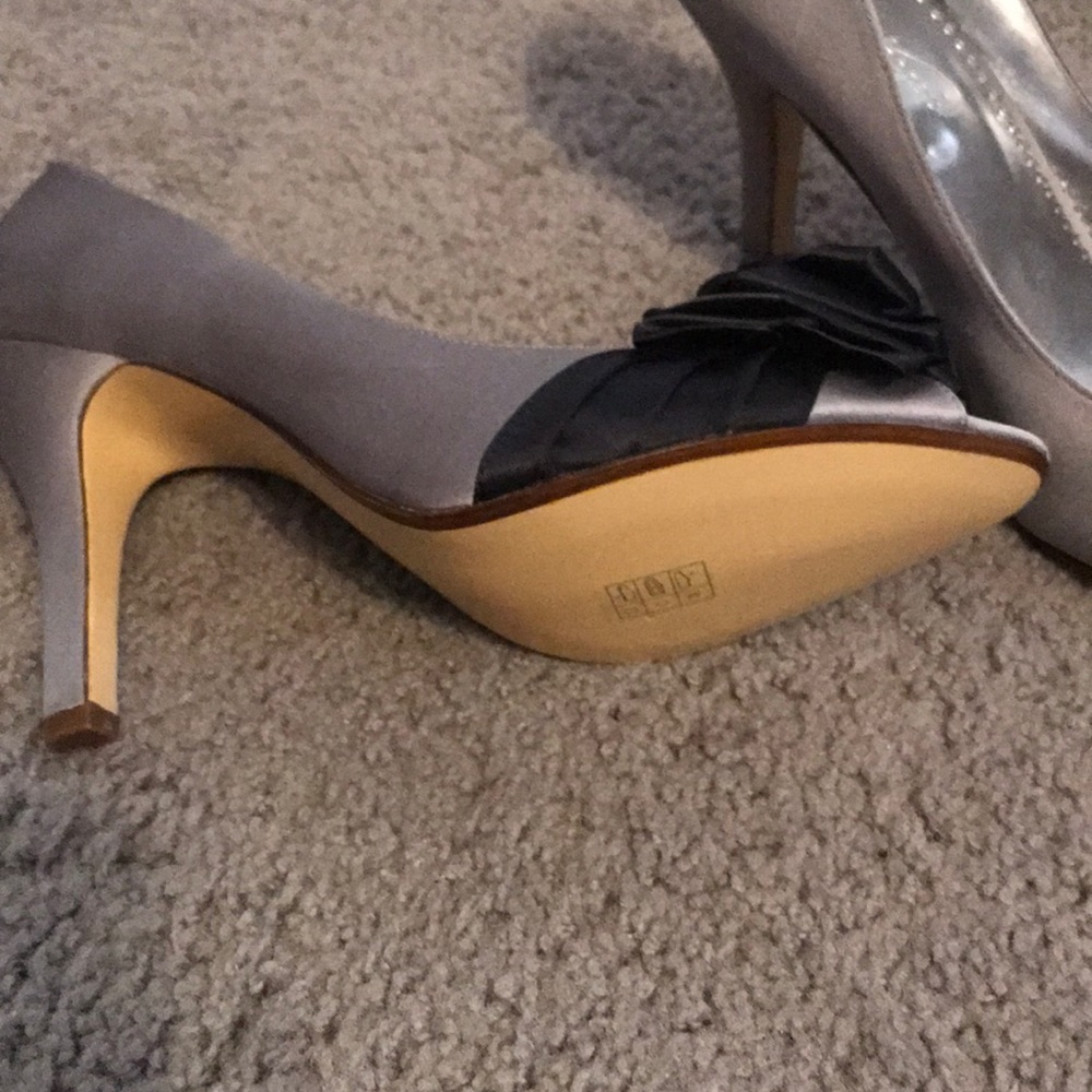 Woman’s 👠 - Picture 2 of 4